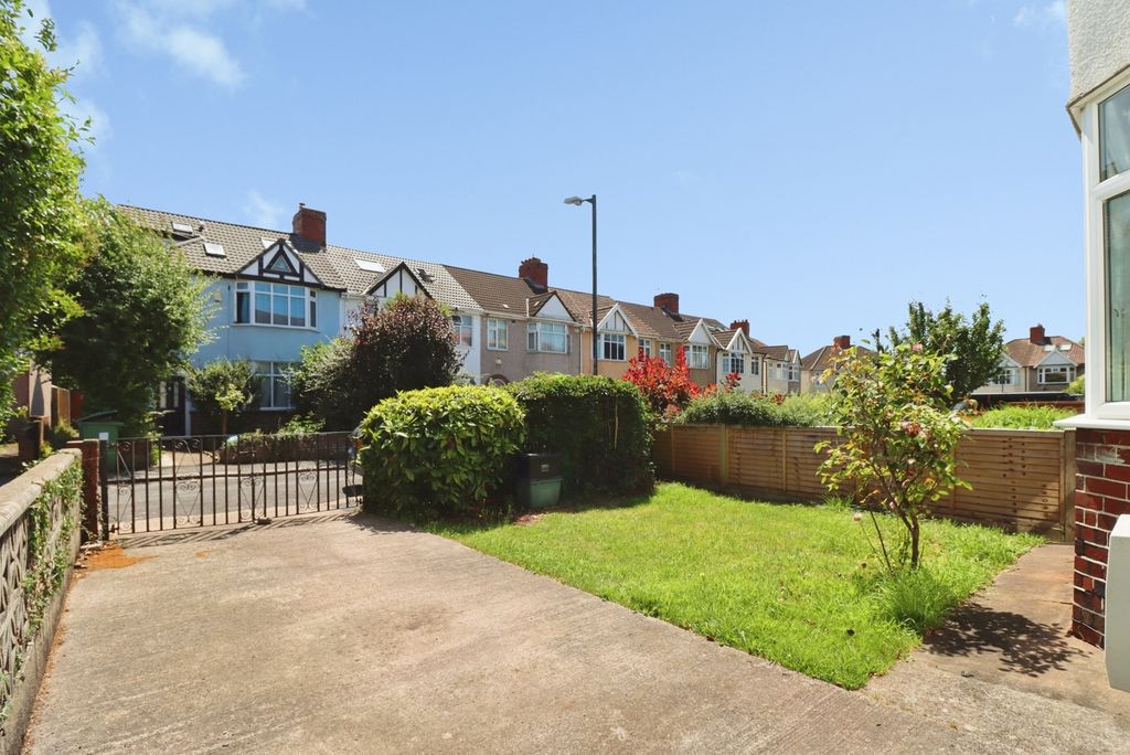 Property photo 3 of 23 Pbox-Img.Jpg