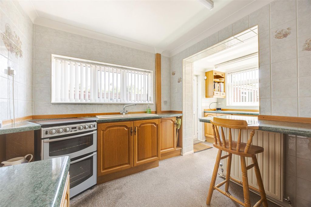 Property photo 3 of 15 Kitchen