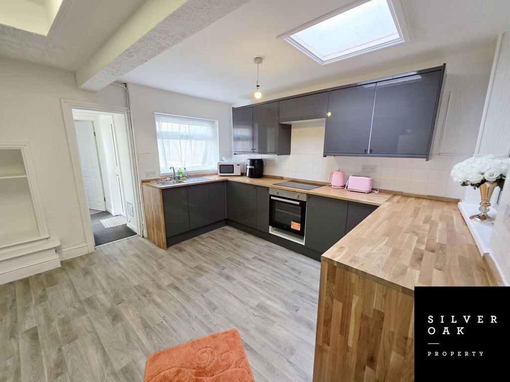 Property photo 3 of 14 3 (1)