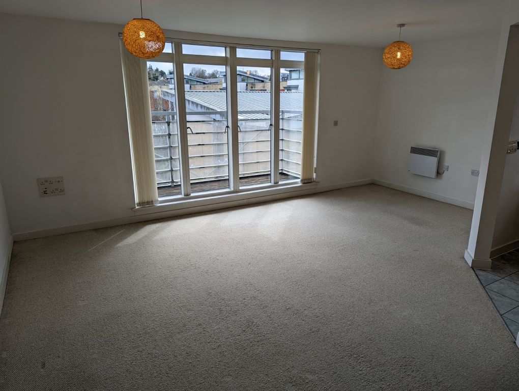 Property photo 3 of 7 Living Room