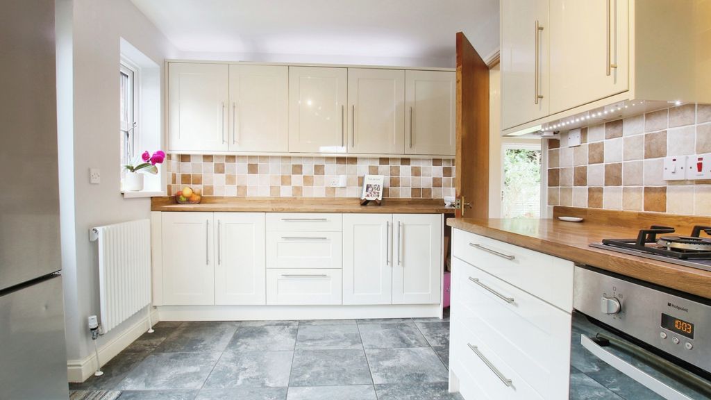 Property photo 2 of 27 3522585