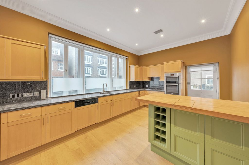 Property photo 2 of 21 Picture No. 32