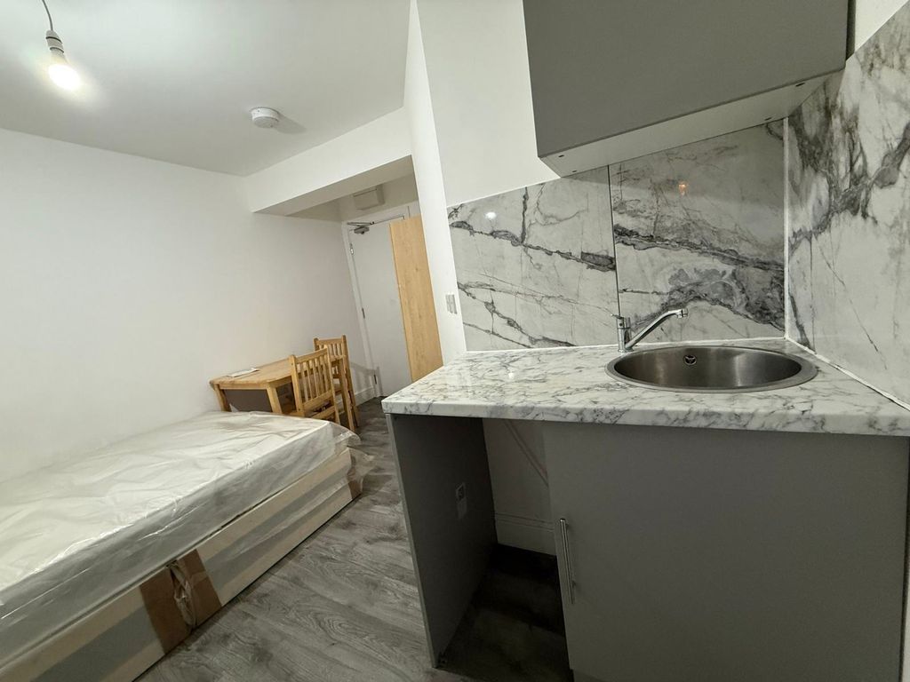 Property photo 3 of 6 Gallery