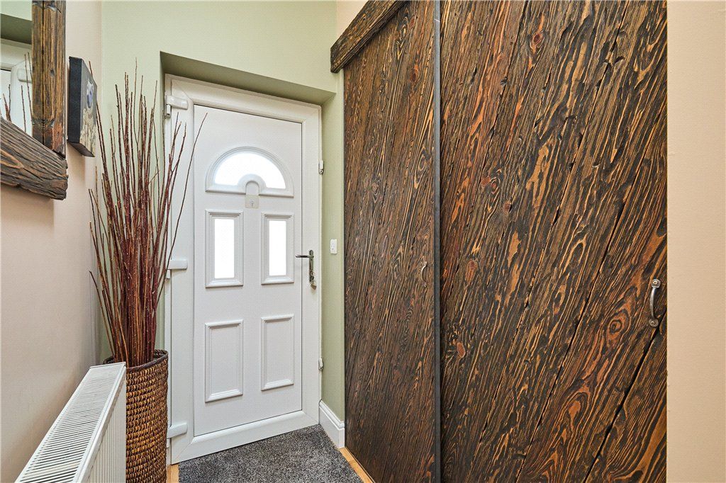 Property photo 3 of 20 Entrance Hall