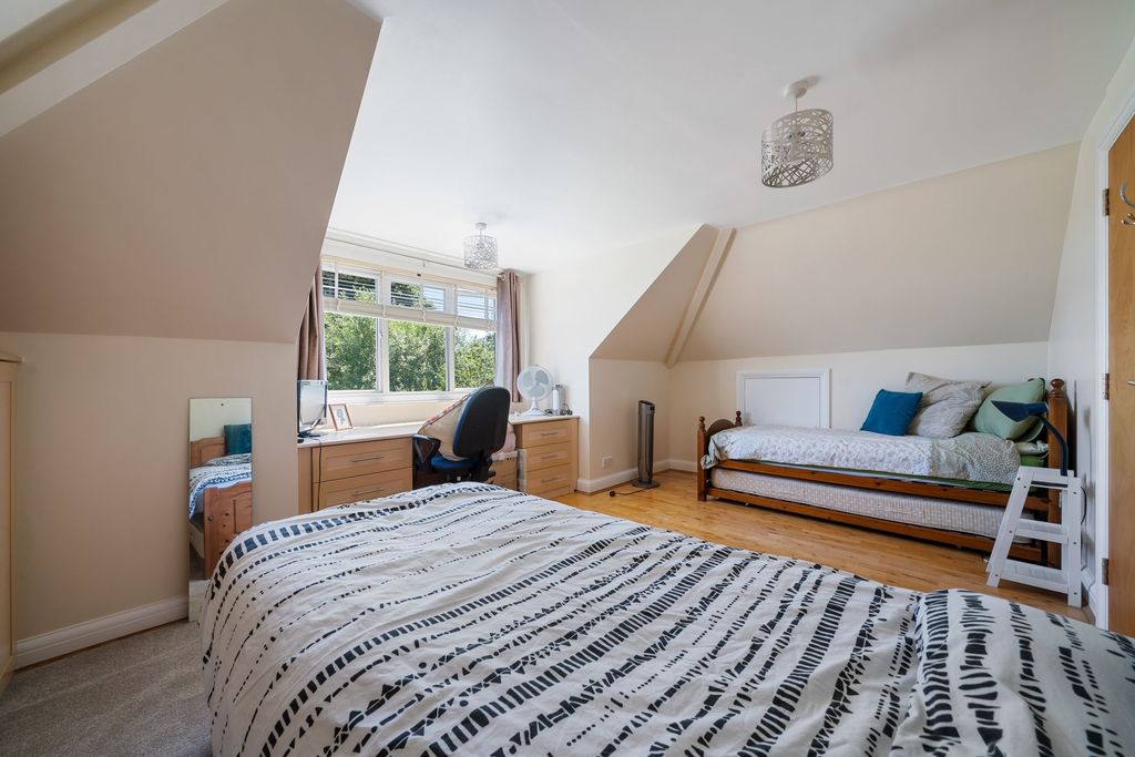 Additional image 14 of 6 bed detached house for salePenshurst Gardens, Edgware HA8