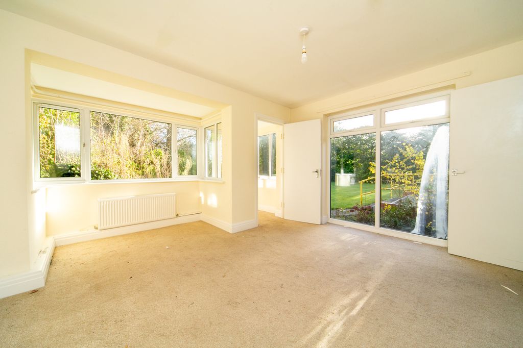 Property photo 2 of 23