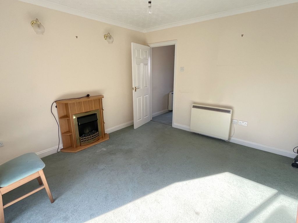 Property photo 3 of 8 Gallery