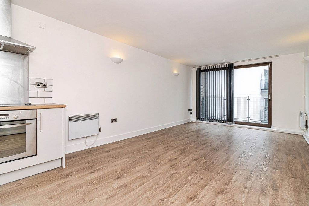 Property photo 2 of 12 Picture No. 18