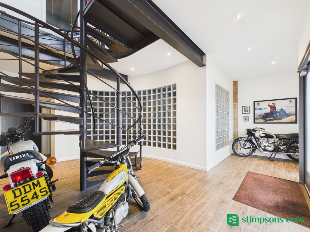 Property photo 3 of 7 Photo 4