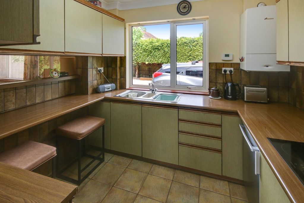 Property photo 3 of 21