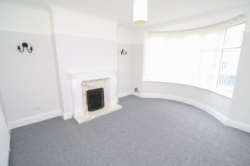 Property photo 3 of 10 Lounge