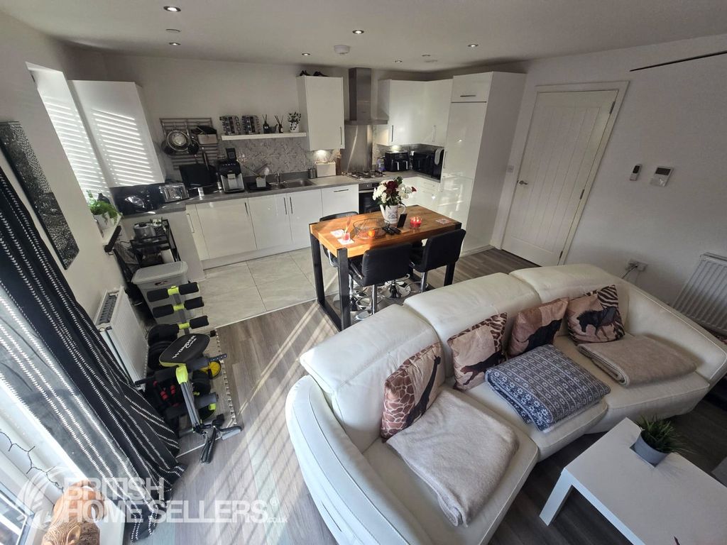 Property photo 3 of 17 Picture No. 16