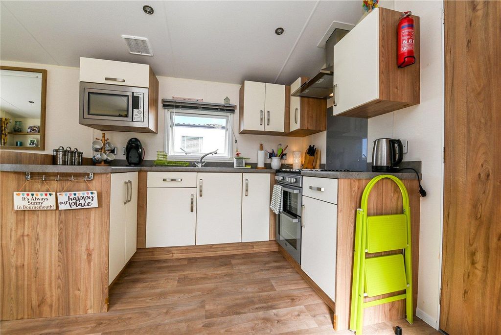 Property photo 3 of 16 Picture No. 05