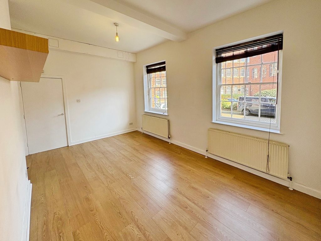 Property photo 3 of 12 Photograph