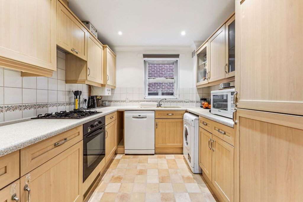 Property photo 3 of 4