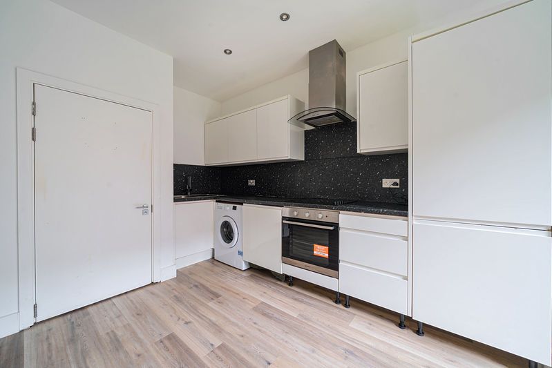 Property photo 3 of 8 Photo 11