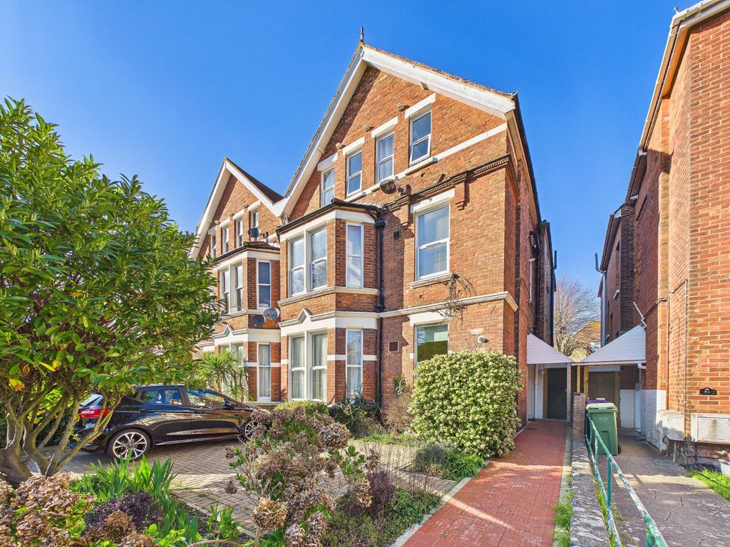 Property photo 1 of 20 Frontage