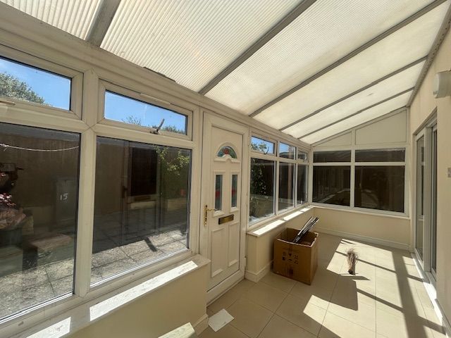 Property photo 2 of 33