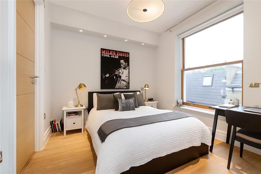 Property photo 3 of 6 d60B10F9-2147-4575-8Bde-2B82F63B8Bac.Png