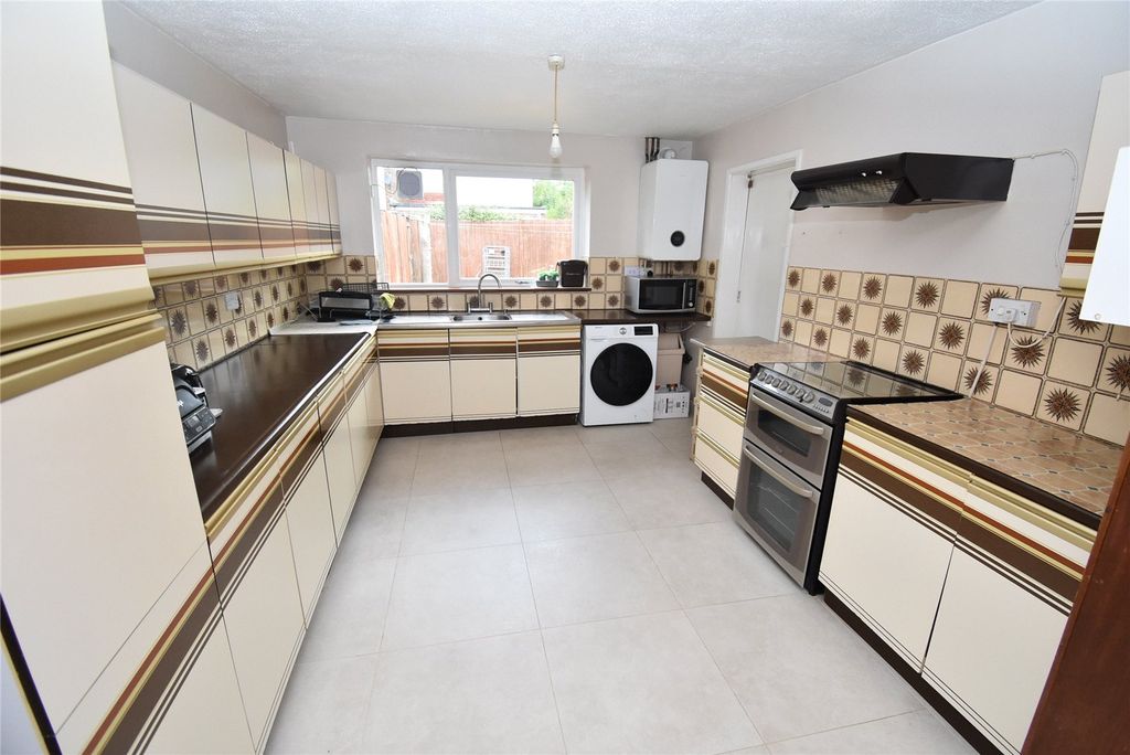 Property photo 3 of 24 Picture No. 27