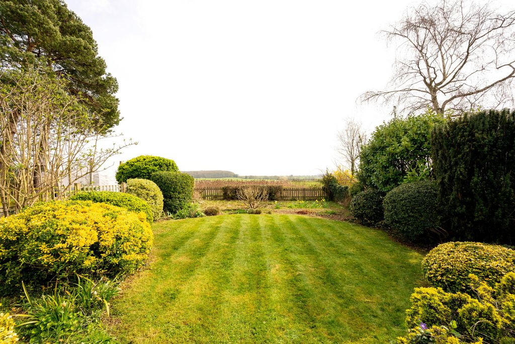 Property photo 3 of 23