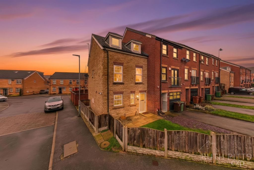 Property photo 3 of 27