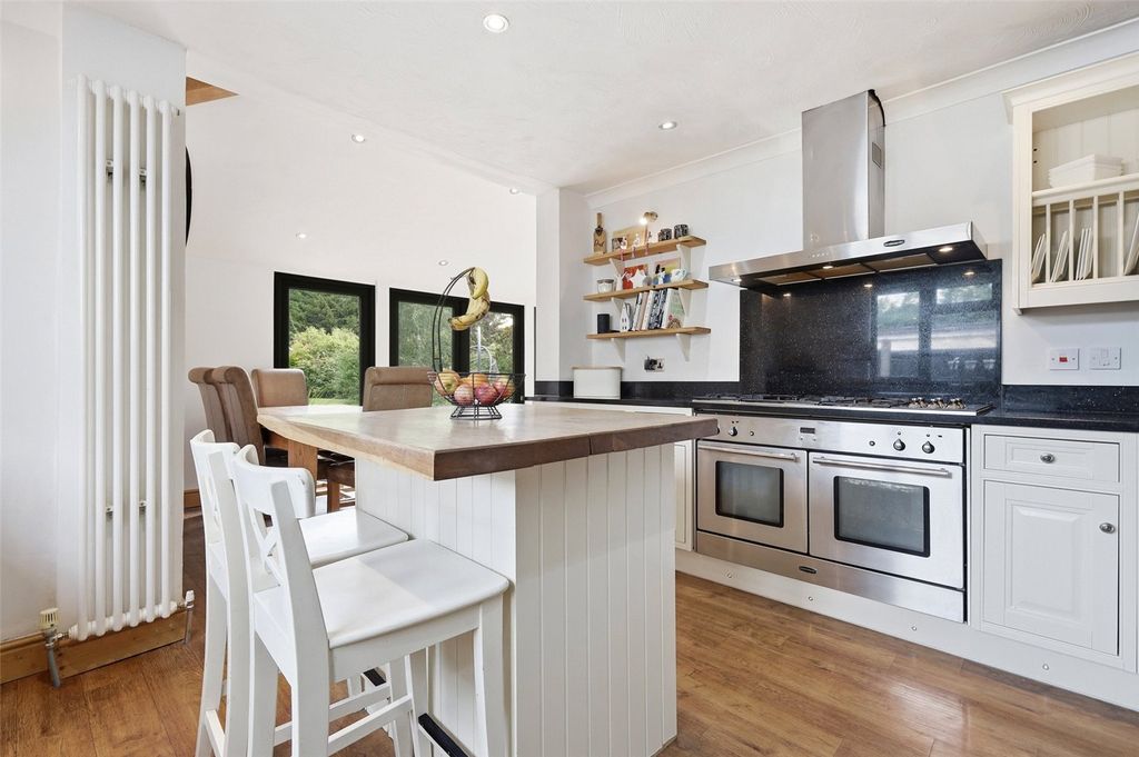 Property photo 2 of 27 Picture No. 09