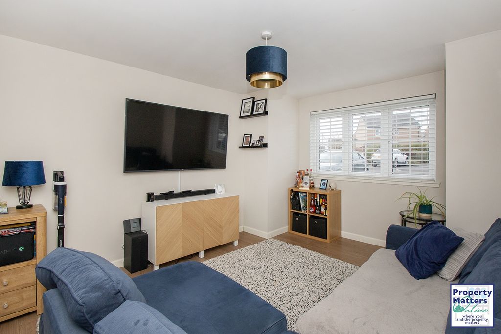 Property photo 3 of 10 Lounge