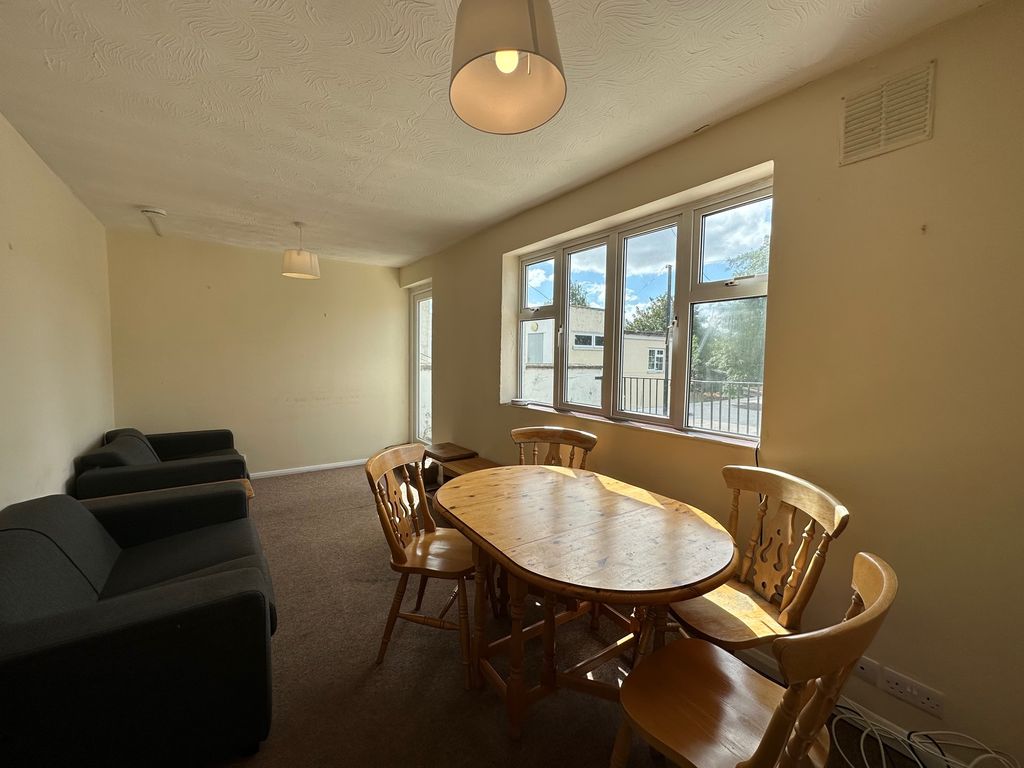 Property photo 3 of 9 Living Room