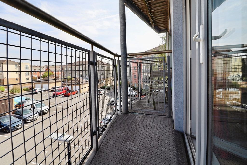 Property photo 3 of 17