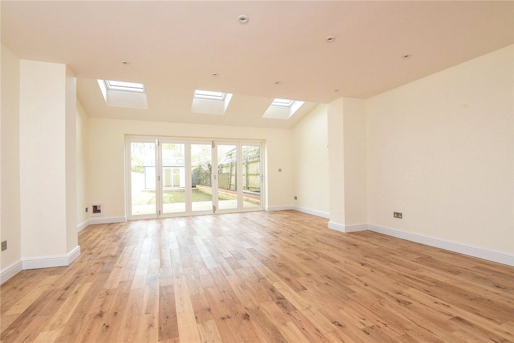 Property photo 3 of 11 Open Plan Living
