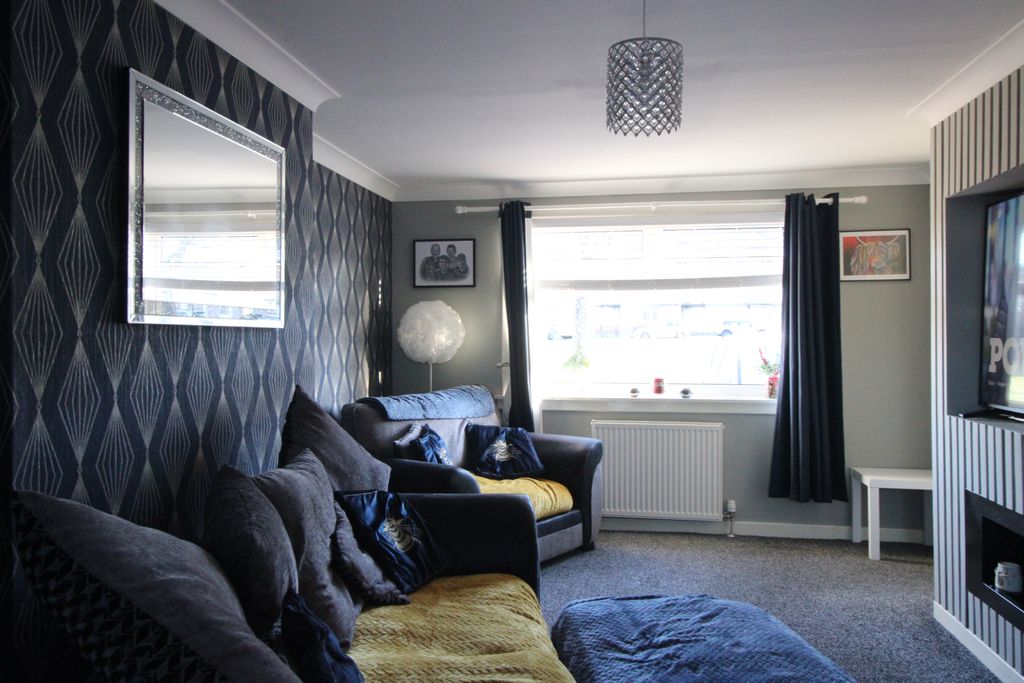 Property photo 2 of 12 Living Room 1