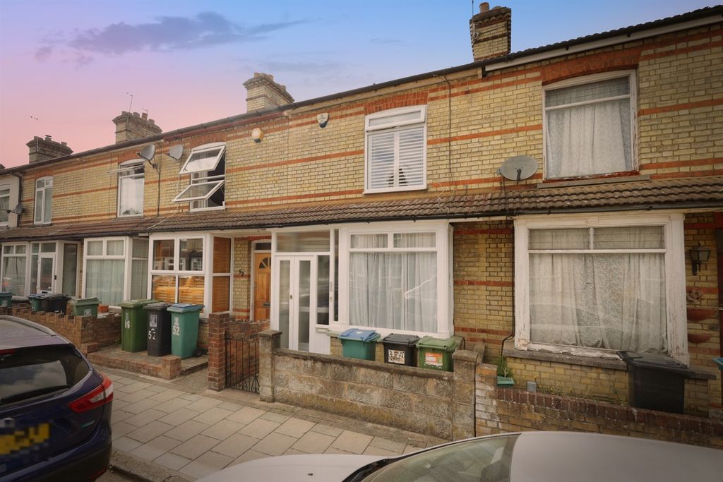 Property photo 2 of 17