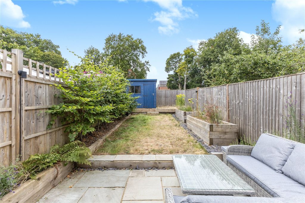 Property photo 2 of 18 Garden