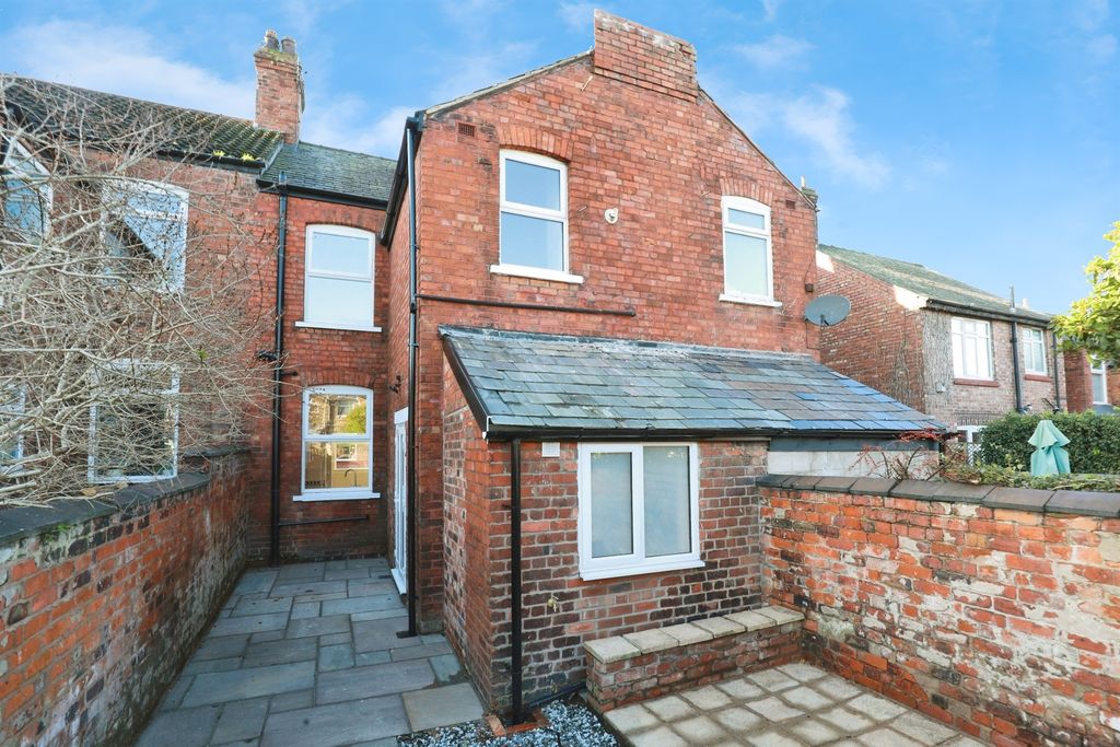 Property photo 2 of 22