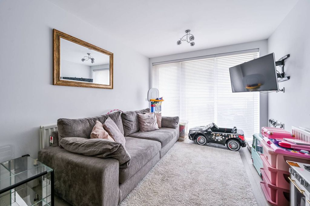 Property photo 2 of 7