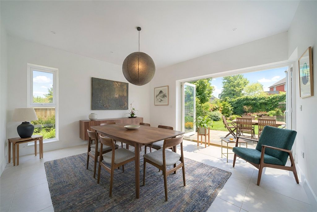 Property photo 3 of 9 Dining