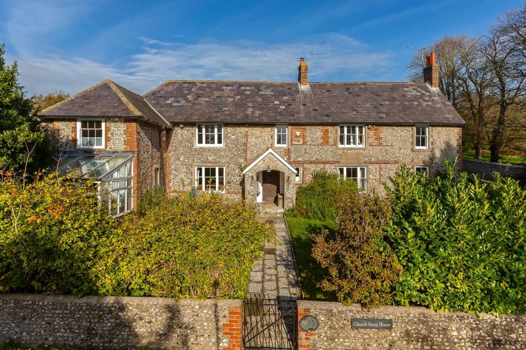 Property photo 1 of 43 Church Farm House.Jpg