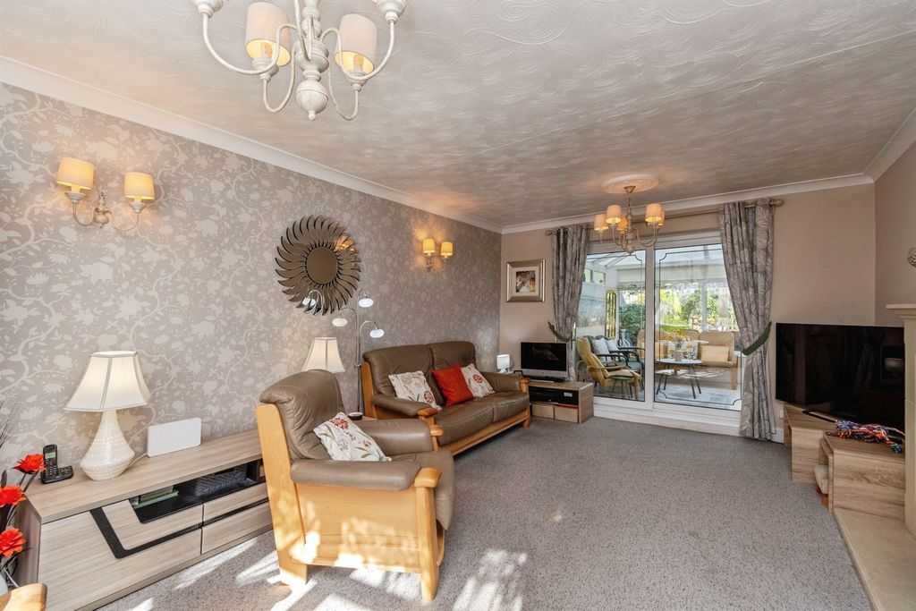 Property photo 2 of 24