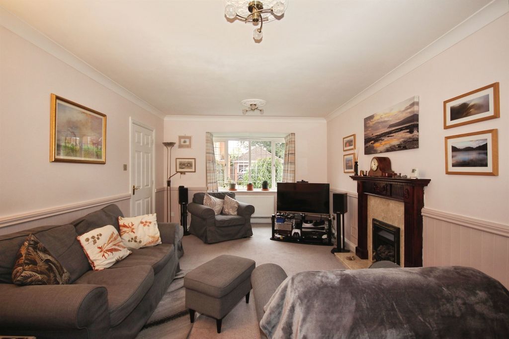 Property photo 2 of 17