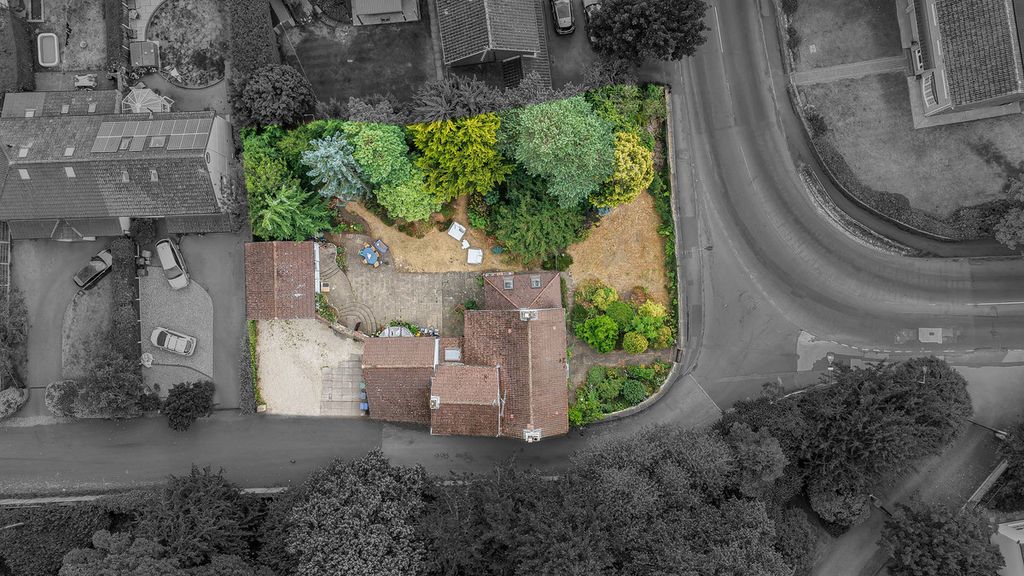 Property photo 2 of 19