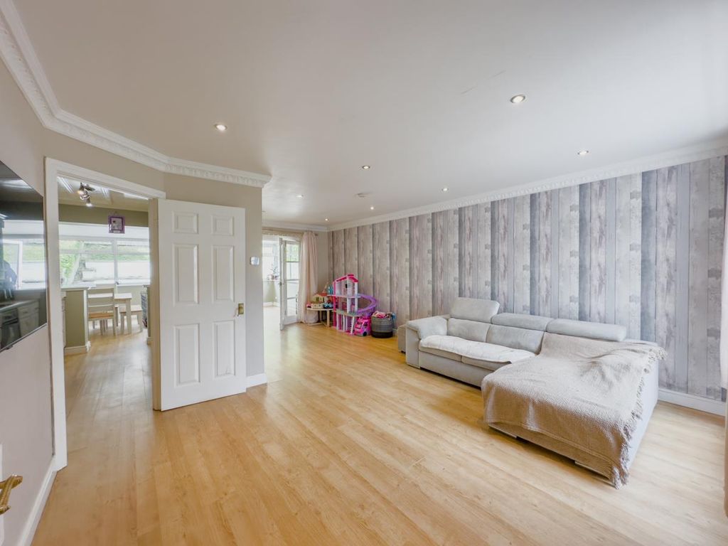 Property photo 3 of 19 3.Jpg