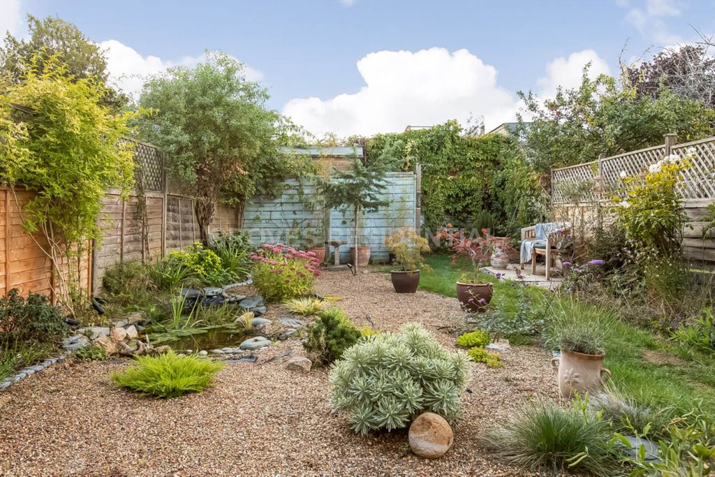 Property photo 3 of 17