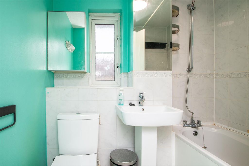 Property photo 3 of 9 1Chicksands_8.Jpg