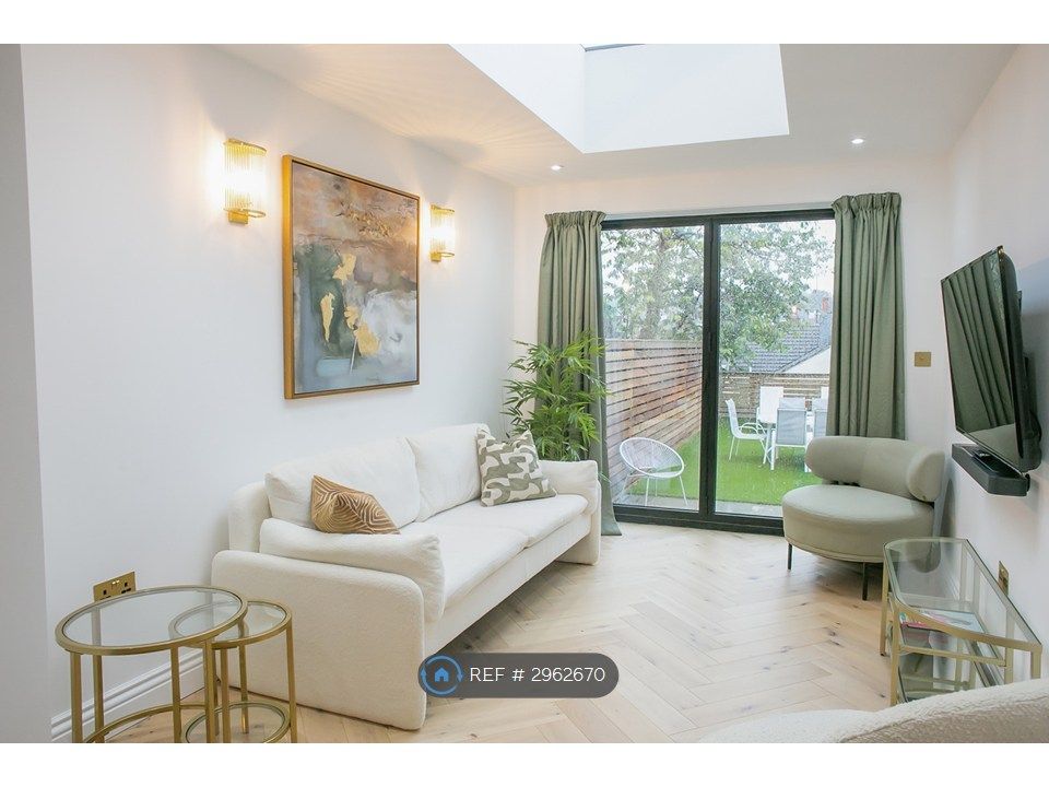 Property photo 1 of 32