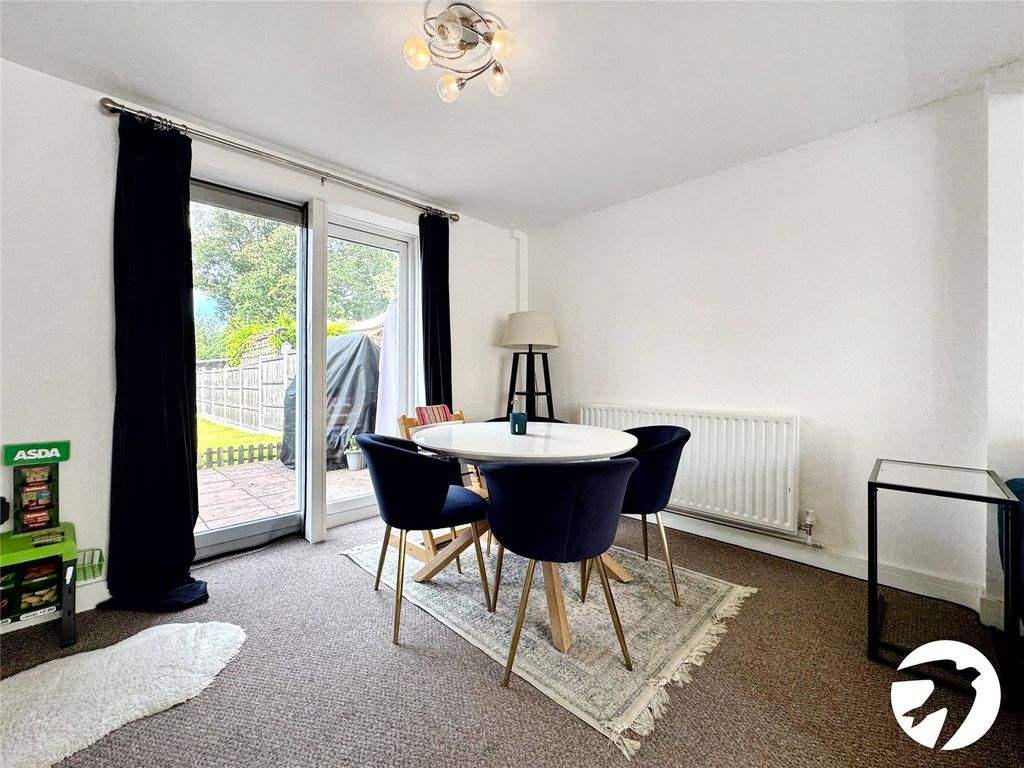 Property photo 3 of 18 Dining Area