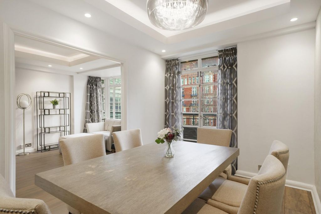 Property photo 3 of 21