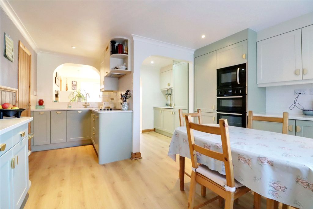 Property photo 3 of 29