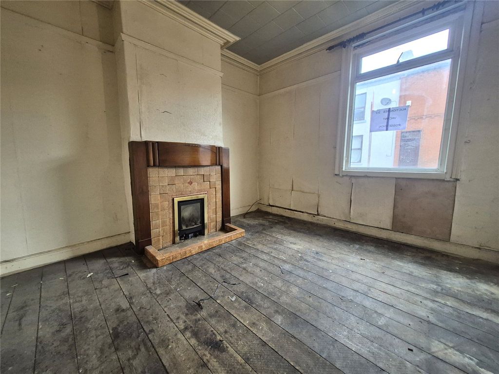 Property photo 2 of 11 Lounge