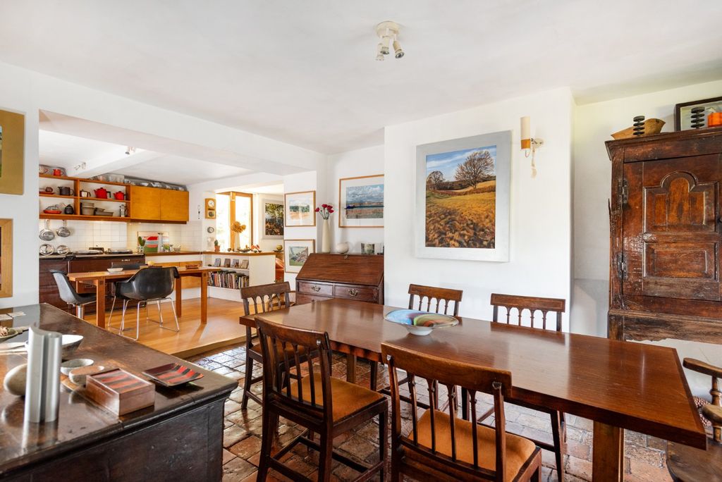 Property photo 3 of 19 Dining Area